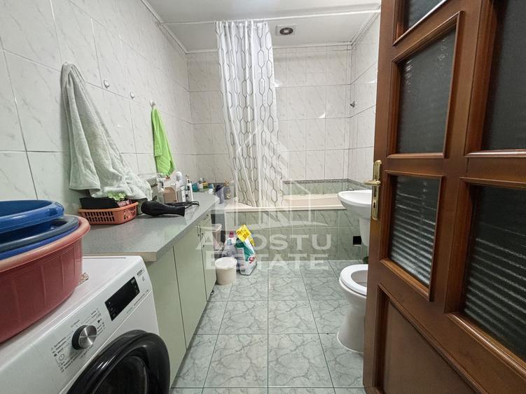 Casa 2 camere de vanzare Calea Sagului, Timisoara, curte comuna