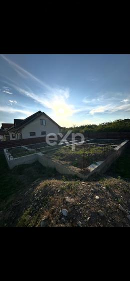 Teren 445 cu fundatie de casa mare + o Casuta locuibila moderna de 2 camere