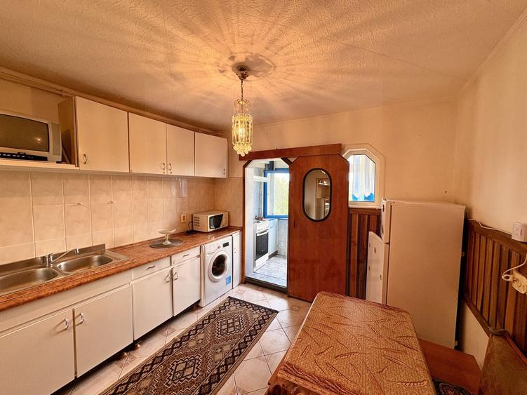Apartament 2 camere decomandat cu balcon și pivniță în Vasile Aaron