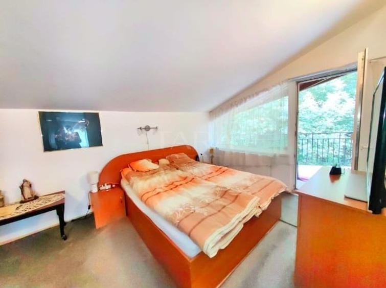 Apartament cu 3 camere de vânzare în cartierul Plopilor.