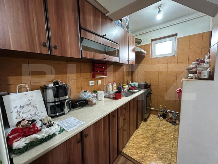 Casă individuală cu garaj, atelier, curte - zona Gh. Apostol, Hunedoara