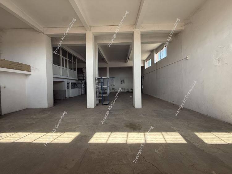 Hala 300 mp | Birouri + Vestiar | Acces auto | 3 intrari | Zona Lipovei