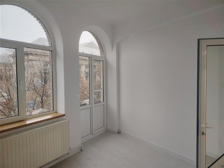 Spatiu, ULTRACENTRAL, ideal pentru salon, sediu de firma, birou de avocat sau fi