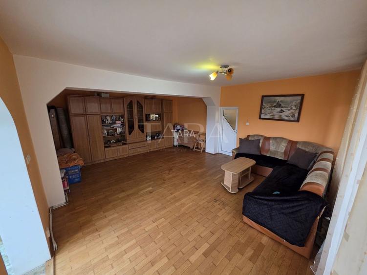 Casă spațioasă cu livadă generoasă și pod înalt, zona Borhanci - 3