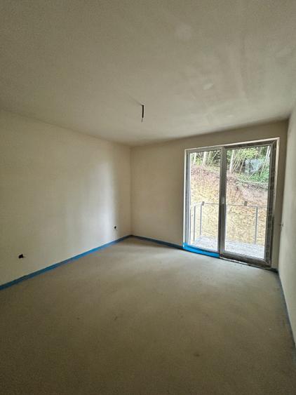 Apartament 3 camere cu parcare, 67 mp, terasa 50 mp, semifinisat, zona Teilor