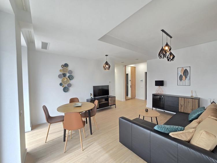3 camere - Damaroaia - Petrom City - curte 140 mp