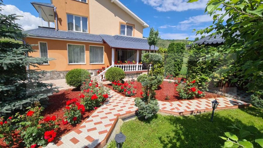 Vila superba de vanzare in zona Livezeni cu priveliste deosebita