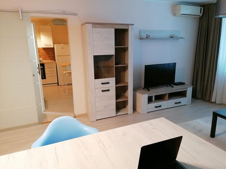 2 camere Sala Palatului - Calea Victoriei - Radisson, bloc 1960, mobilat, utilat
