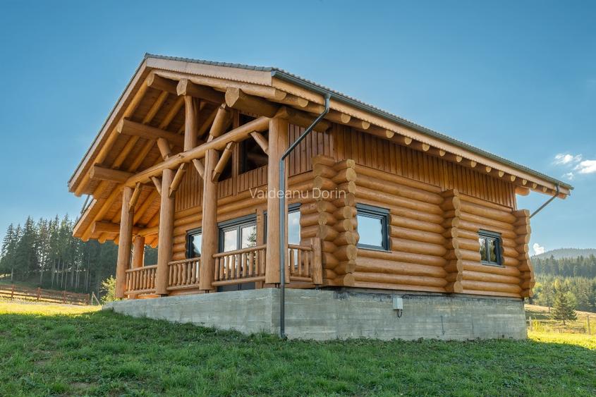 Casă din bușteni masivi | 129 mp | teren 2.520 mp | Vatra Dornei - 2