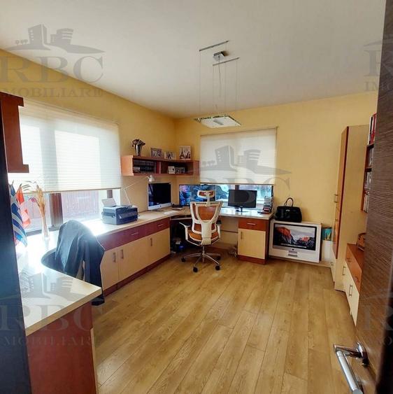 Casa cu piscina si teren 1400 mp in Chinteni