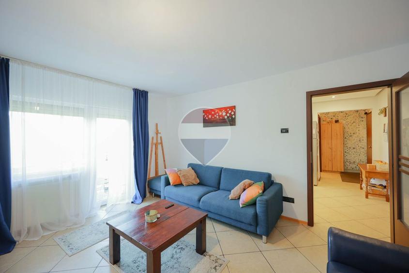 De vânzare apartament cu 4 camere și un loc de parcare, în Rogerius