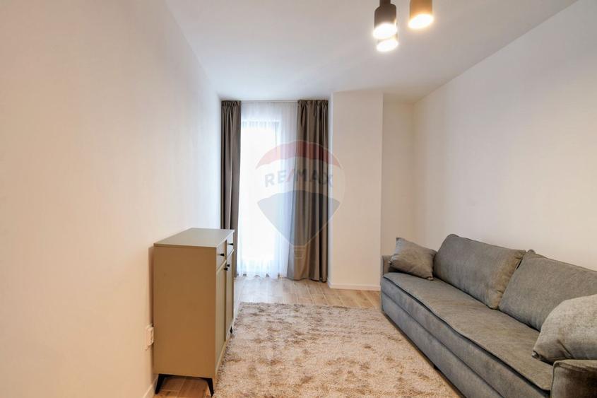 Apartament cu 3 camere de inchiriat - prima inchiriere - totul nou