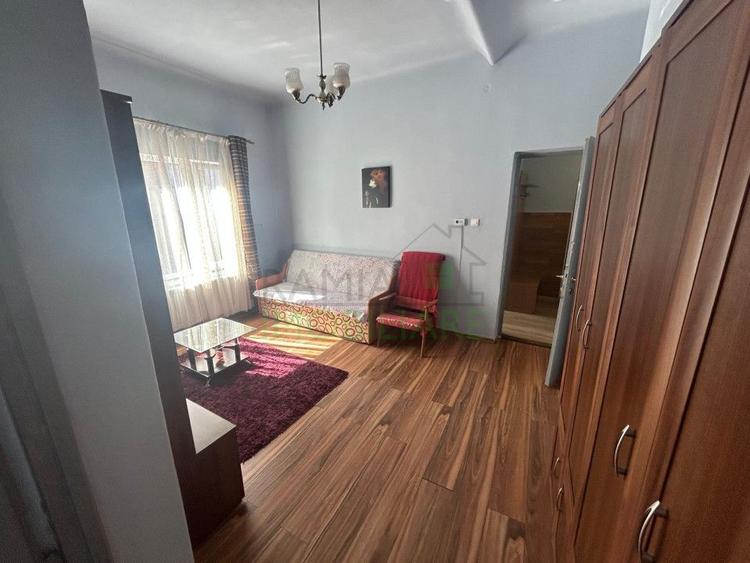 Apartament 2 camere de închiriat în Piața Sfatului, Centrul Istoric