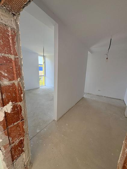 VILĂ CONTEMPORANĂ DE VÂNZARE – 450.000 €     COMISION%