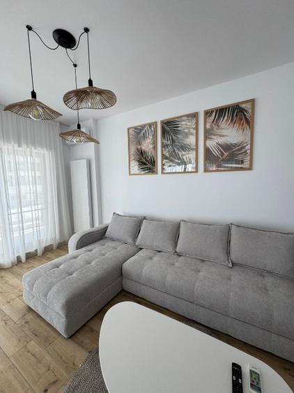 3 camere, 2 băi, vedere la mare, terasă 50m2.