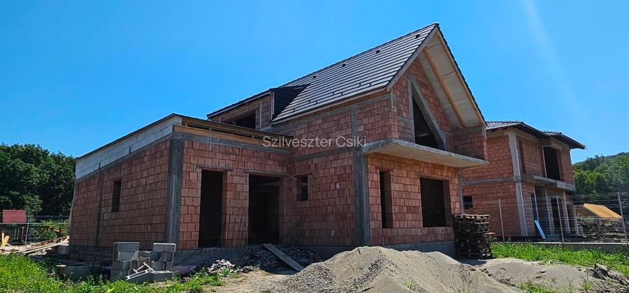DE VÂNZARE CASĂ PREMIUM – CORUNCA, VALEA IUBIRII   - 4