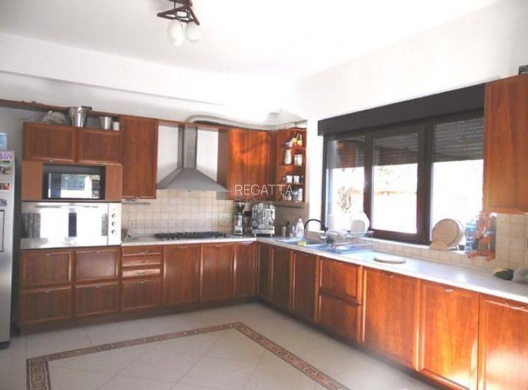 Vila cu piscina de vanzare 9 camere Padurea Baneasa-Pipera teren 1500mp - 3
