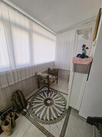 Apartament superb pe doua nivele, renovat integral, in vila, curte proprie, Grad