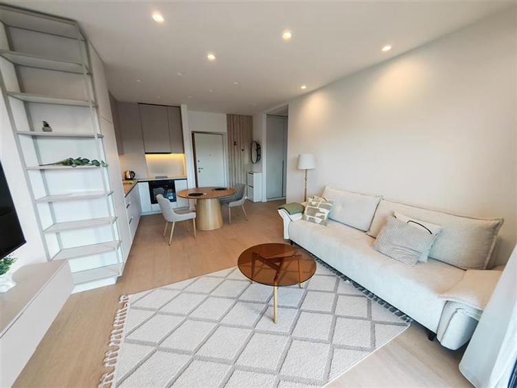 Apartamant 2 cam de vanzare - Aviaitiei Tower - pentru investitie