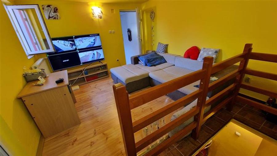 Resita Casa 7 Incaperi Parter si Etaj, Zero investitii