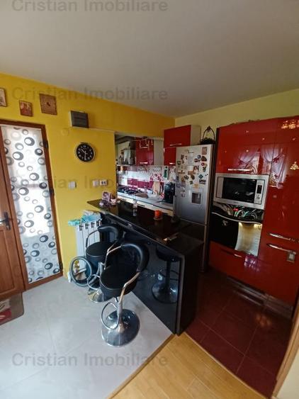 Casa Pretabila 2 familii, suprafata teren 290 mp, toate utilitatile, zona Centra