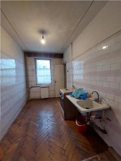 Apartament spatios in zona Podgoria