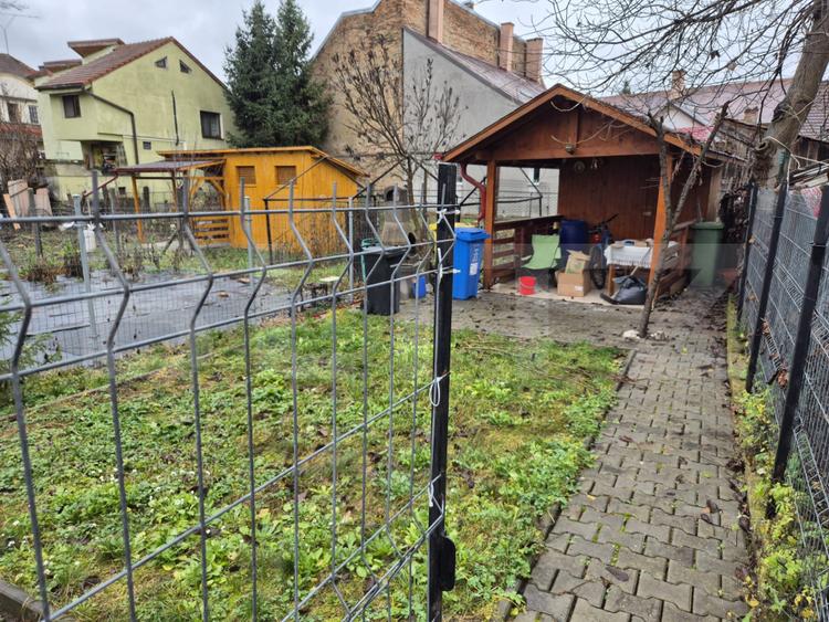 Apartament 2 camere, 45 mp, cu grădină și parcare – Zona Pietonal
