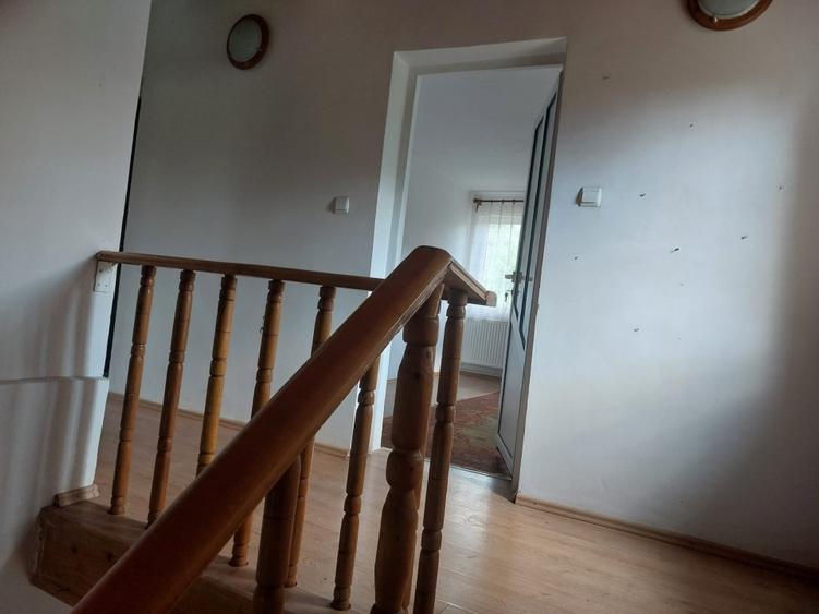 Casă cu gradina in zonă liniștită cu acces privat