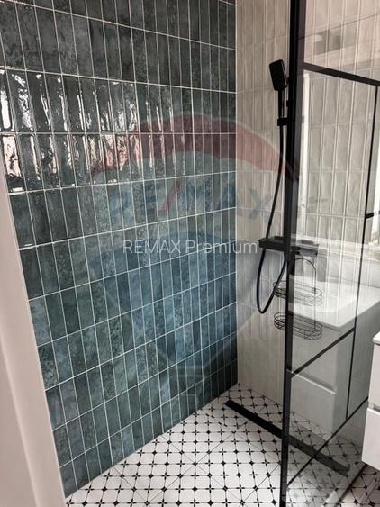 Inchiriez apartament la casa cu curte proprie - Zona Paris - 13