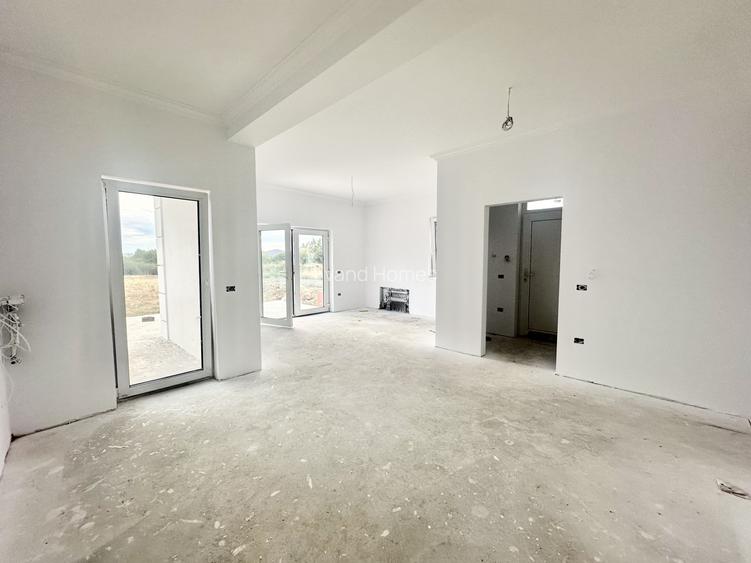 Duplex pe parter | 3 camere | 275 mp teren | Mosnita/Calea Medves