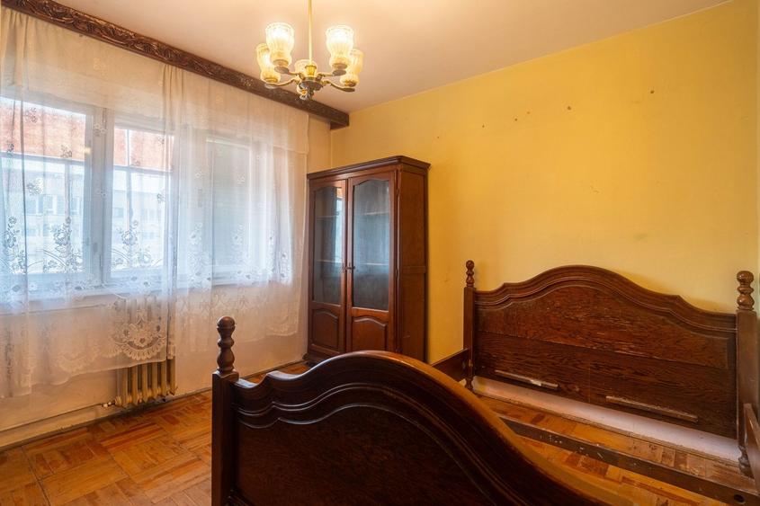 Apartament 3 camere - etaj 3 - bvd. Revolutiei - COMISION 0