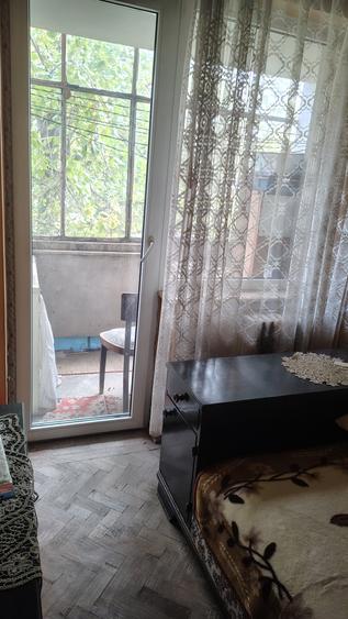 Strada Traian- apartament cu 3 camere semidecomandat