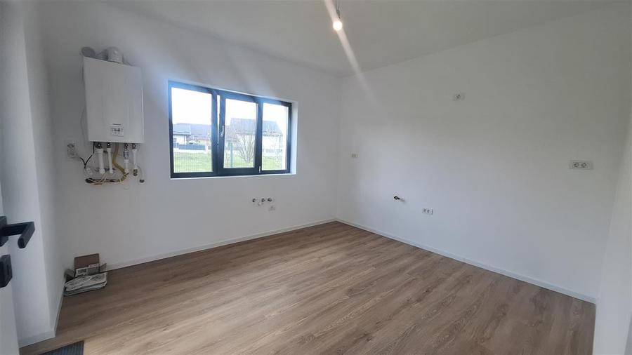 Casa Miroslava, 4 camere,Teren 500 mp,Incalz pard,Vata bazaltica