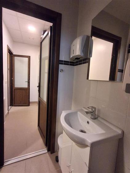 SPATIU COMERCIAL DE INCHIARIAT ZONA DE SUS ONESTI
