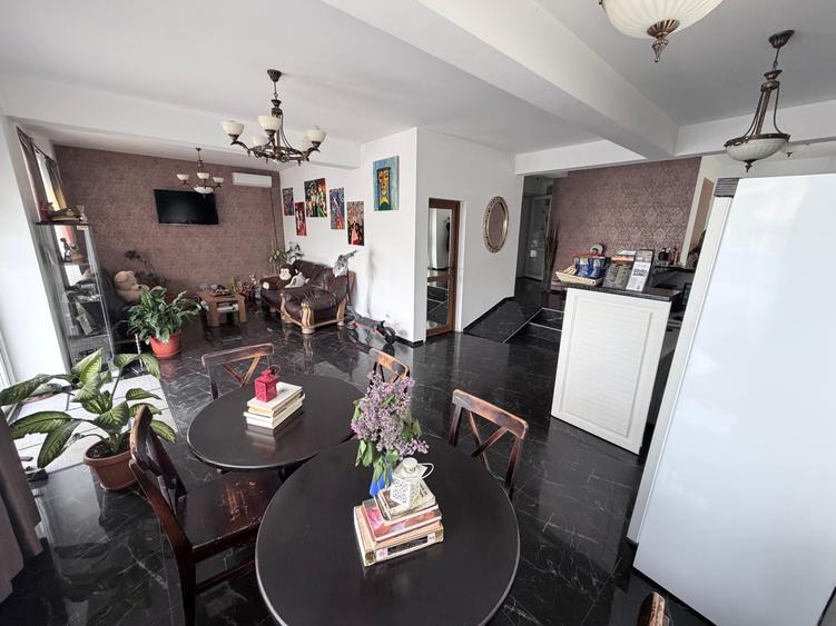 Vânzare unitate hotelieră la cheie - 770 mp. 18 camere. Lift. Parcari