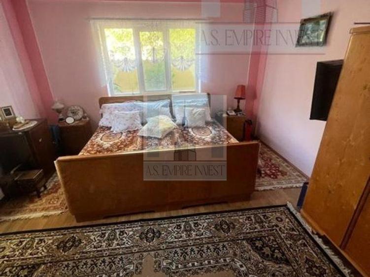 Casa singur în curte, 1000 mp teren - zona Tarlungeni