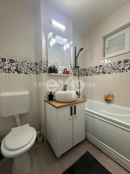 Apartament decomandat cu 3 camere, renovat recent, centrală proprie