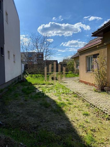 Casa tip duplex , str.Mihai Eminescu ,zona excelenta la strada principala