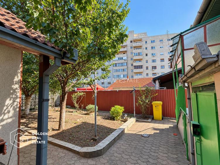 Casa din caramida, 3 camere + anexa, teren 262 mp,  zona Vlaicu - 17