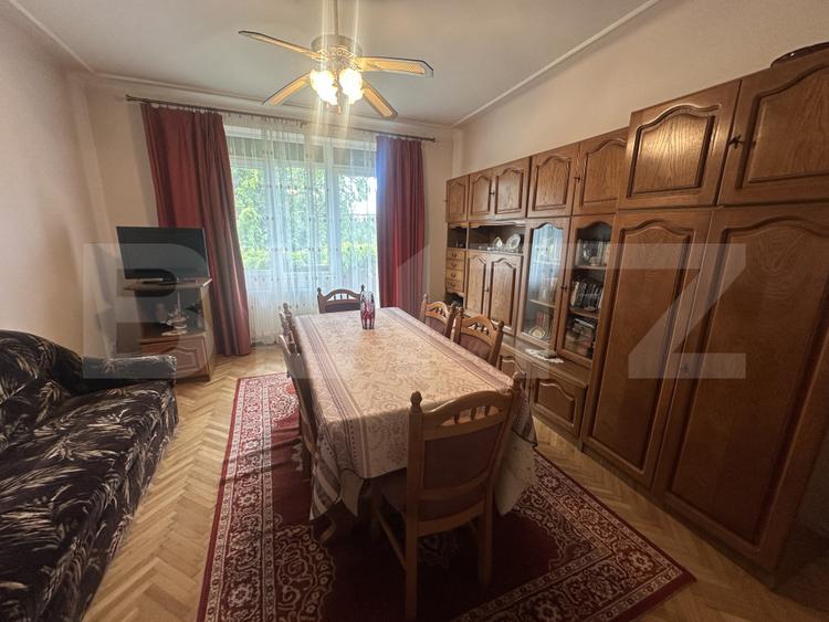 Apartament de vanzare, 160 mp, teren 165 mp, zona Strandului