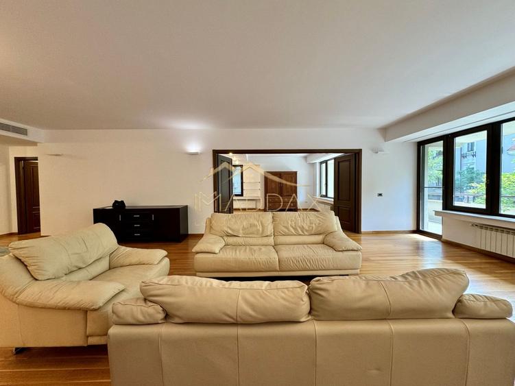 Apartament cu 4 camere 250mp* 2 parcări subterane / Dorobanti-Capitale