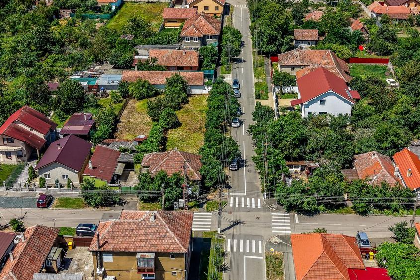 Casă cu teren 1018 mp și 2 fronturi stradale- Bujac