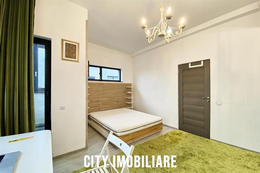 Duplex premium cu 4 camere, sistem fotovoltaic 8,7 kW si 300 mp teren ,White Hou