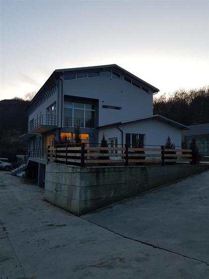 9 camere l Ideal Investitie l Util 418 mp l Teren 650 MP l Floresti