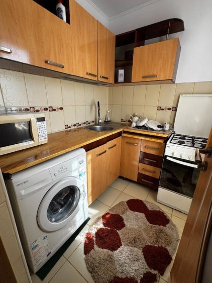 Închiriez apartament 1 cam, zona Alexandru cel Bun
