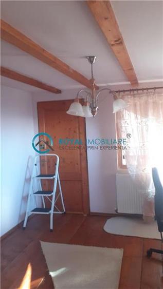 Royal Imobiliare - Vanzare Casa de Vacanta zona Pacureti
