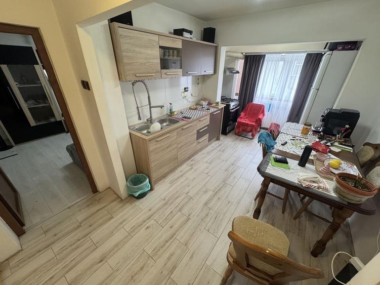 Apartament 3 camere Poarta 6