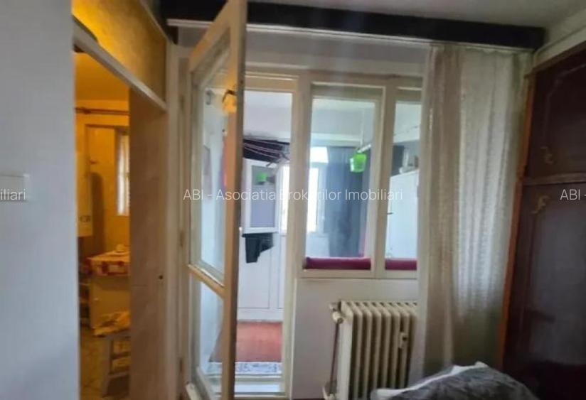 Calea Vitan/Auchan,garsoniera cf1,bloc 1978,55.000euro - 2