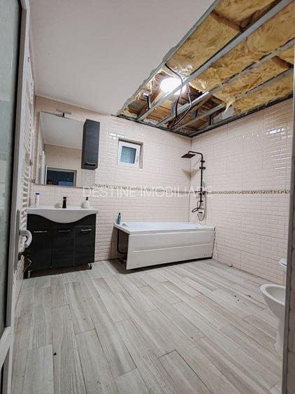 Imobil compus din casa si 1800mp teren in Suburbia Brodoc, judet Vaslui - 2