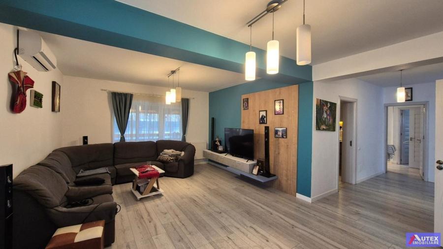 Casa Central Magurele pe Parter - 4 camere, 4 bai si teren de 580 mp